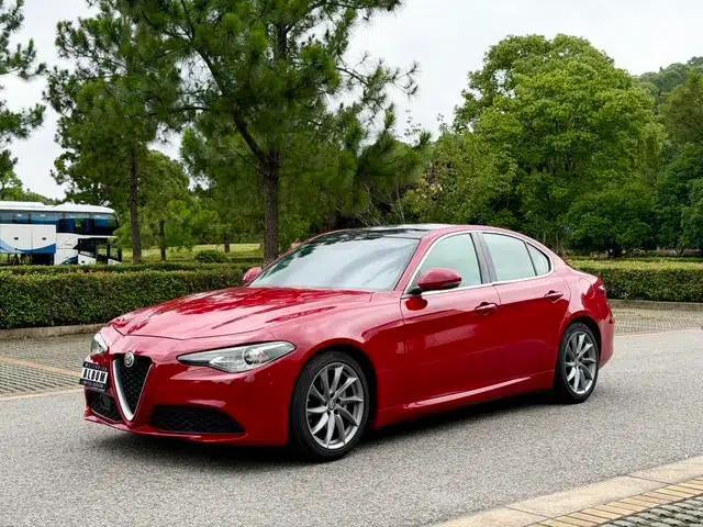Giulia Juliet 2017 2.0T 200HP Luxury Edition