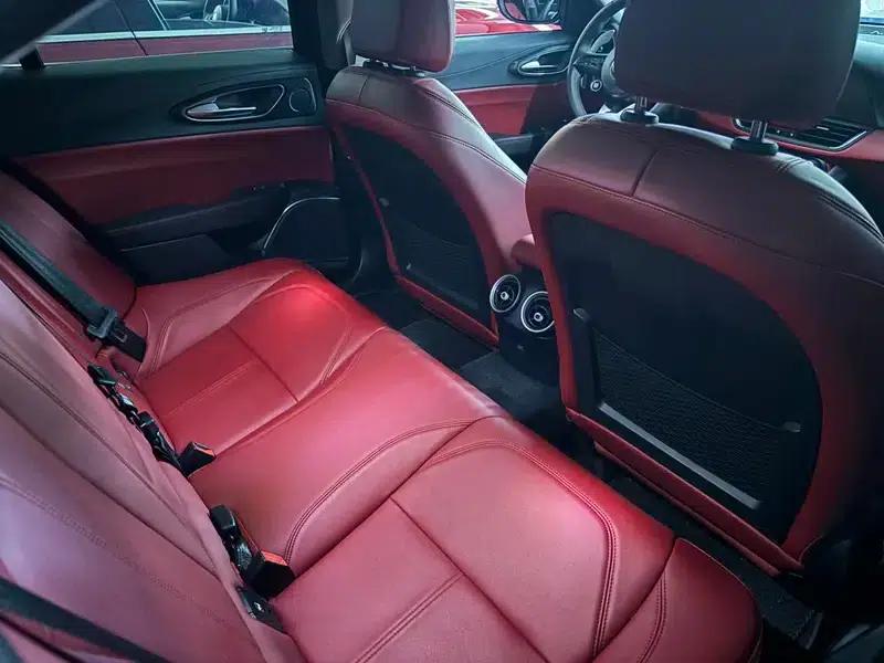 Giulia 2021 2.0T 280HP Veloce Ti Racing Edition — миниатюра 13