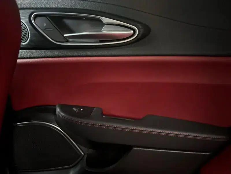 Giulia 2021 2.0T 280HP Veloce Ti Racing Edition — миниатюра 6