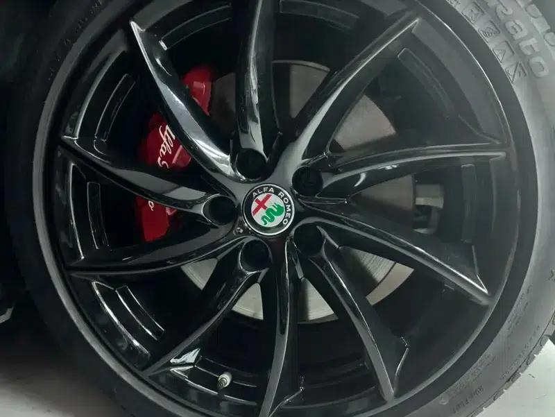 Giulia 2021 2.0T 280HP Veloce Ti Racing Edition — миниатюра 7