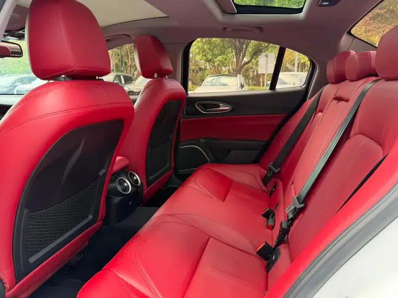 Giulia Juliet 2020 2.0T 280HP Luxury Edition — миниатюра 10