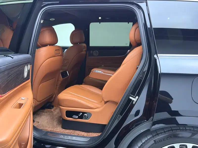 Wenjie M9 2024 Ultra Range Extended 6-Seater — миниатюра 18