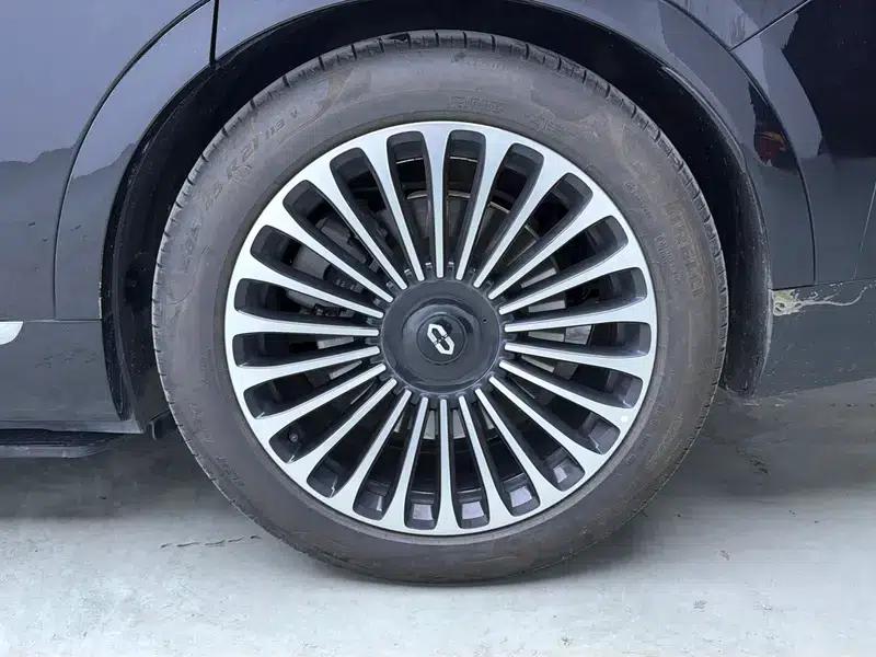 Wenjie M9 2024 Ultra Range Extended 6-Seater — миниатюра 9
