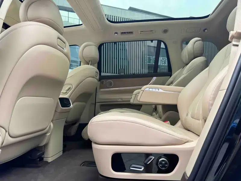 Wenjie M9 2024 Ultra Range Extended 6-Seater — миниатюра 14