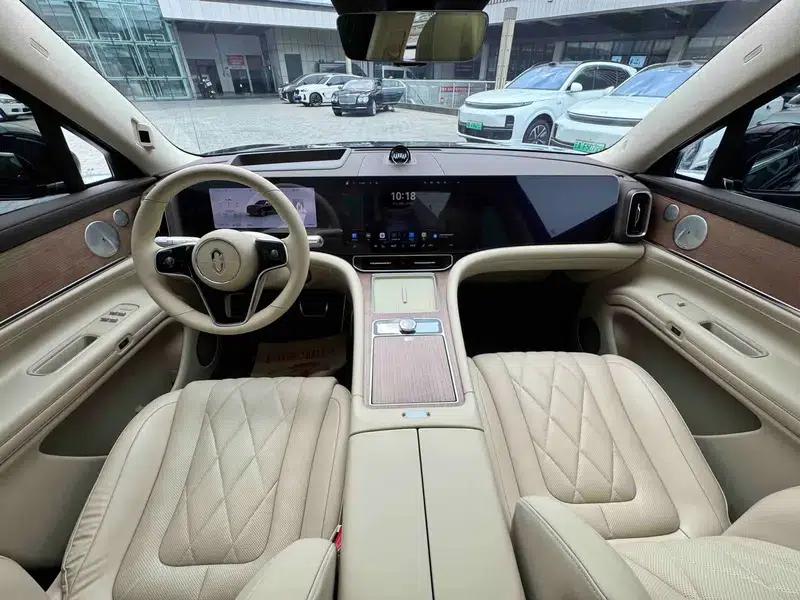 Wenjie M9 2024 Ultra Range Extended 6-Seater — миниатюра 9