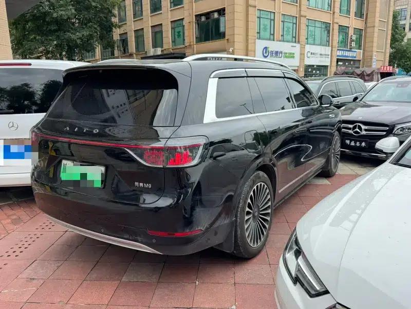 Wenjie M9 2024 Extended Range Ultra 5-Seater — миниатюра 3