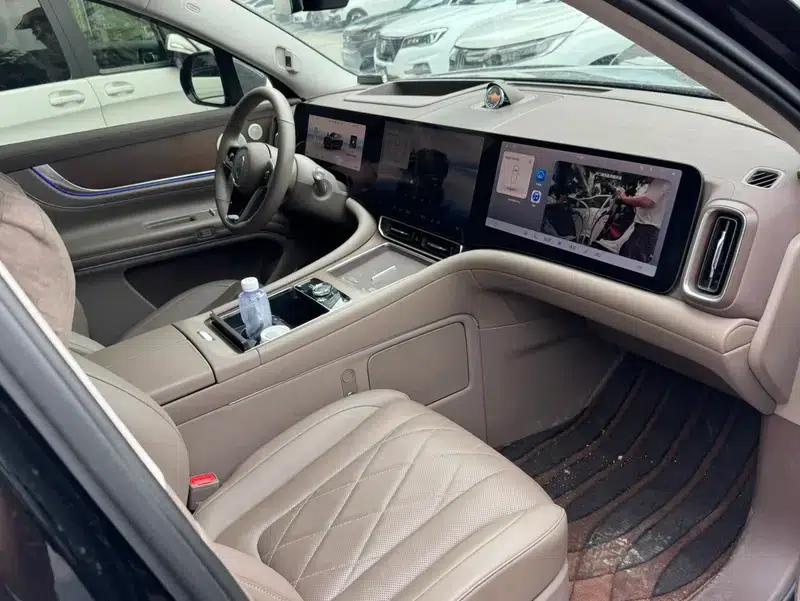 Wenjie M9 2024 Extended Range Ultra 5-Seater — миниатюра 4