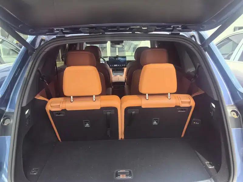 Wenjie M7 2026 Extended Range Ultra 6-Seat 4WD (192-line LiDAR) — миниатюра 10