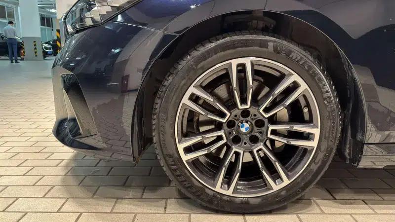 2024 BMW 5 Series 530Li Leading Edition M Sport Package — миниатюра 13