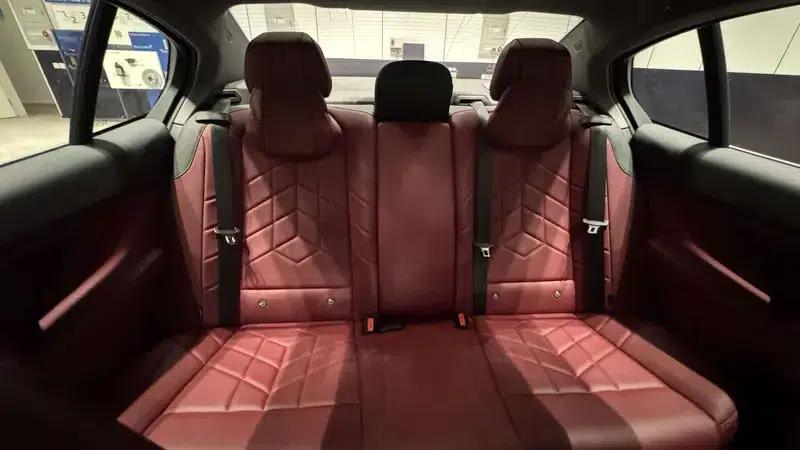 2024 BMW 5 Series 530Li Leading Edition M Sport Package — миниатюра 21