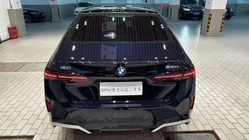 2024 BMW 5 Series 530Li Leading Edition M Sport Package — миниатюра 6