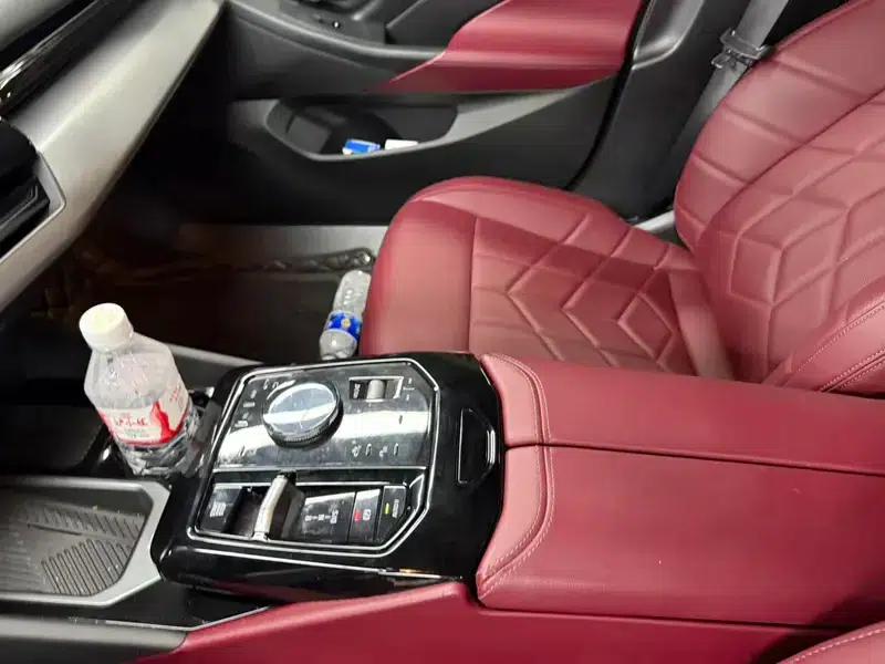 2024 BMW 5 Series 525Li M Sport Package — миниатюра 11