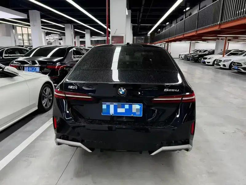 2024 BMW 5 Series 525Li M Sport Package — миниатюра 5
