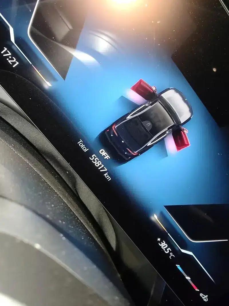 2024 BMW 5 Series 525Li M Sport Package — миниатюра 7