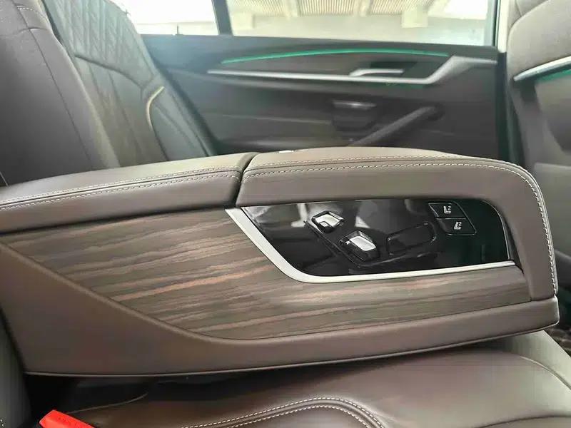 BMW 5 Series 2019 530Li Leading Luxury Package — миниатюра 16