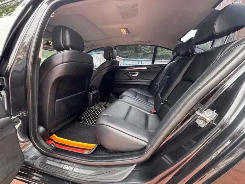 BMW 5 Series 2010 523Li Leading Edition — миниатюра 9