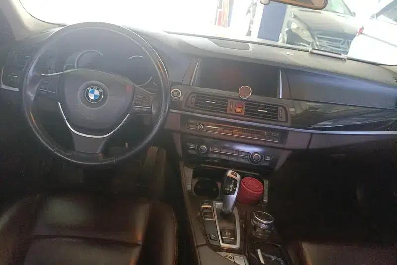 2017 BMW 5 Series 525Li Luxury Design Package — миниатюра 12
