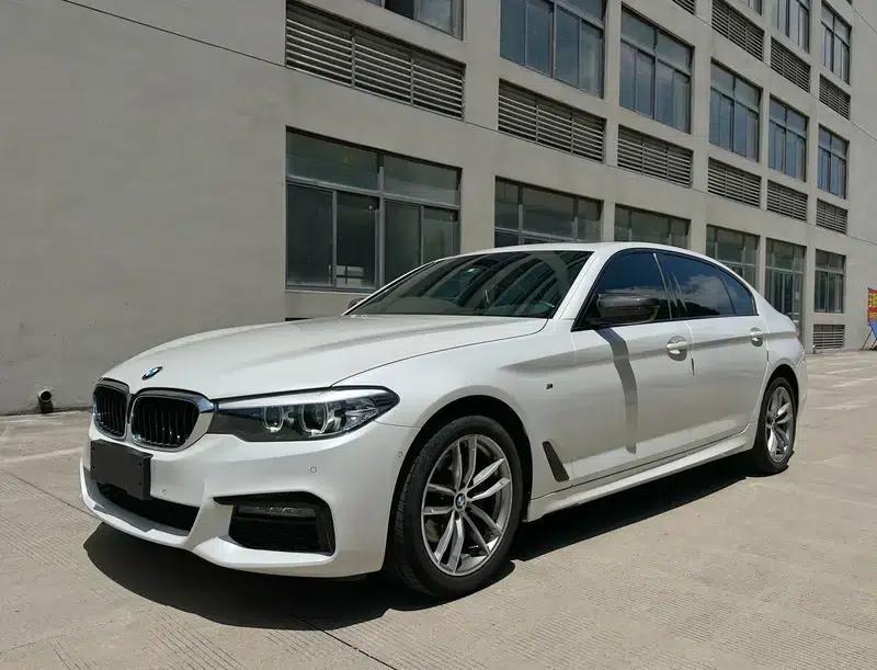 2019 BMW 5 Series 525Li M Sport Package — миниатюра 1
