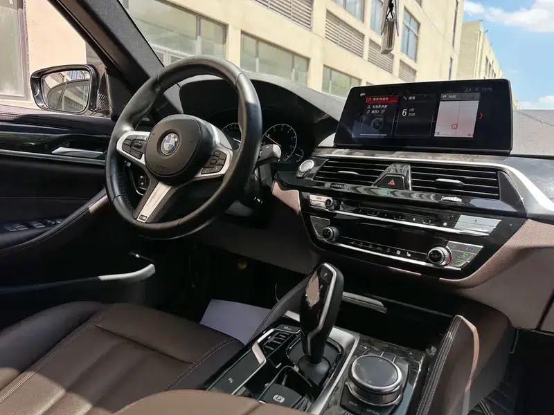 2019 BMW 5 Series 525Li M Sport Package — миниатюра 11