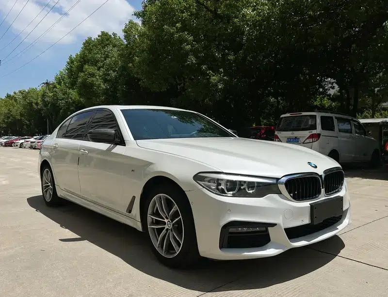 2019 BMW 5 Series 525Li M Sport Package — миниатюра 3