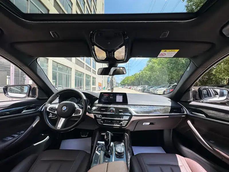 2019 BMW 5 Series 525Li M Sport Package — миниатюра 9