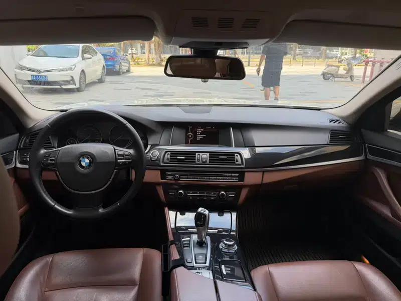 2014 BMW 5 Series 520Li Elegant Edition — миниатюра 11