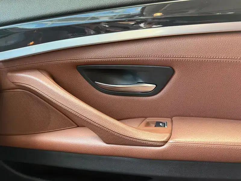 2014 BMW 5 Series 520Li Elegant Edition — миниатюра 14