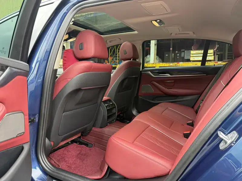 2021 BMW 5 Series 525Li Luxury Package — миниатюра 12