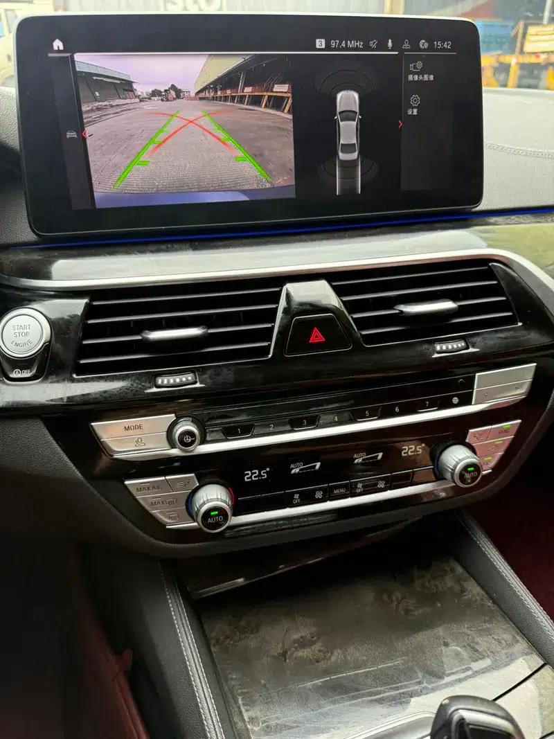 2021 BMW 5 Series 525Li Luxury Package — миниатюра 6