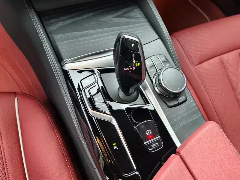 2023 BMW 5 Series 530Li Leading Edition M Sport Package — миниатюра 7