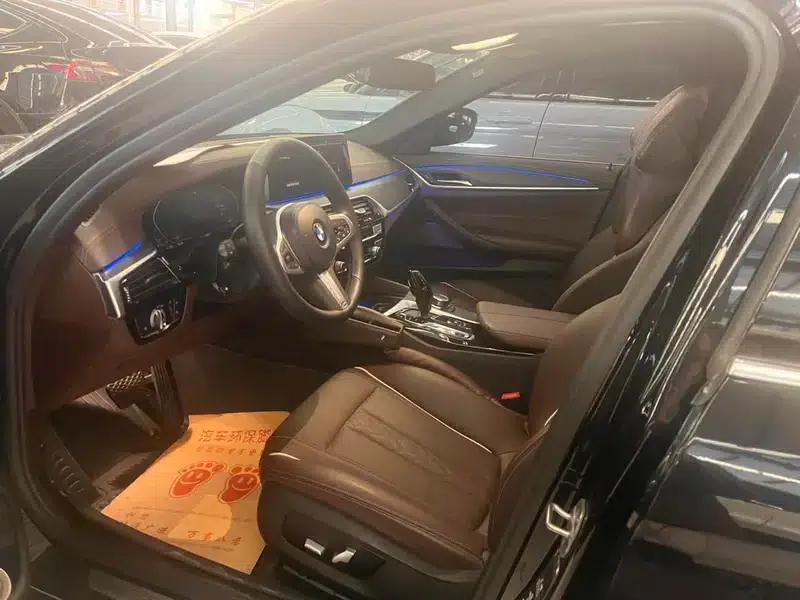 2022 BMW 5 Series Facelift 530Li Leading Edition M Sport Package — миниатюра 12
