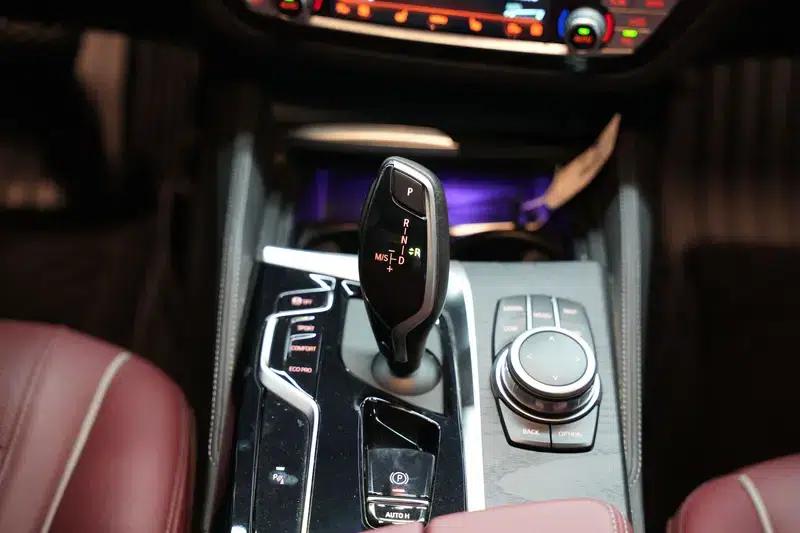 2022 BMW 5 Series Facelift 530Li Leading Edition M Sport Package — миниатюра 15