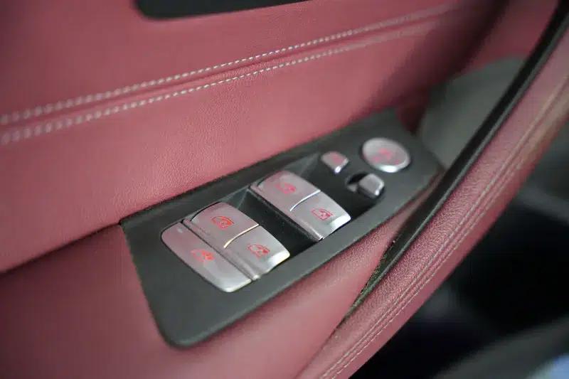 2022 BMW 5 Series Facelift 530Li Leading Edition M Sport Package — миниатюра 23