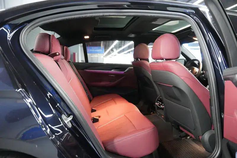 2022 BMW 5 Series Facelift 530Li Leading Edition M Sport Package — миниатюра 24