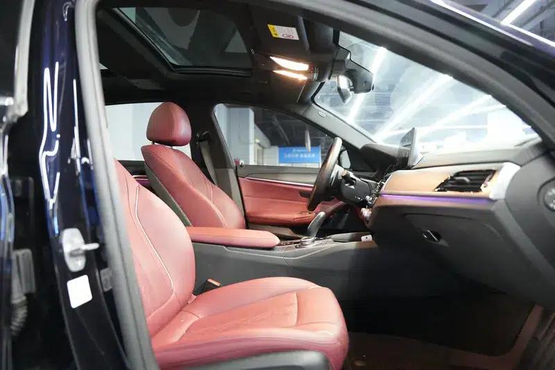 2022 BMW 5 Series Facelift 530Li Leading Edition M Sport Package — миниатюра 25