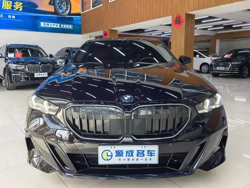 2025 BMW 5 Series 530Li Leading Edition M Sport Package — миниатюра 2