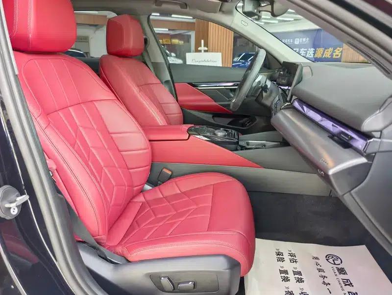 2025 BMW 5 Series 530Li Leading Edition M Sport Package — миниатюра 13