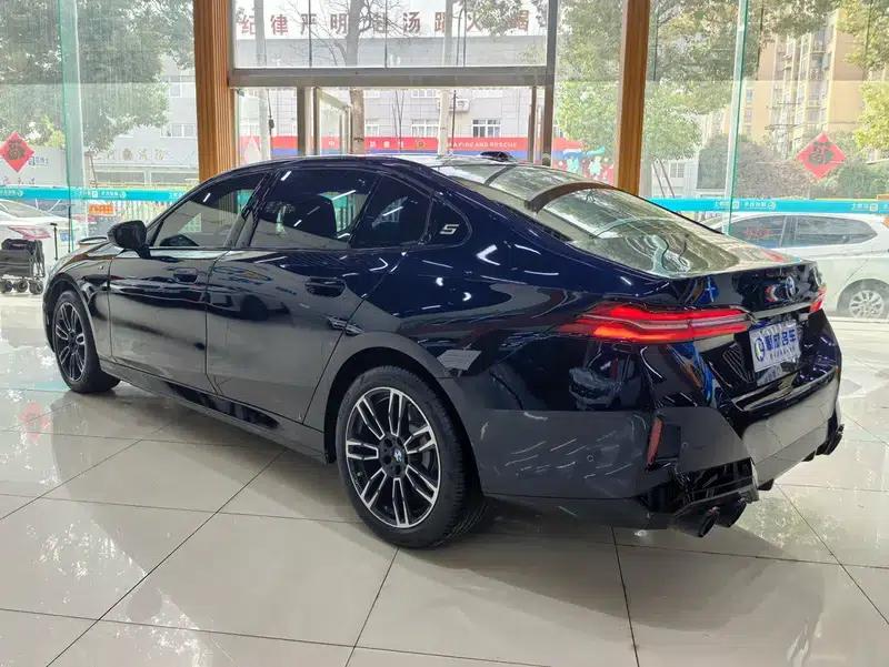 2025 BMW 5 Series 530Li Leading Edition M Sport Package — миниатюра 5
