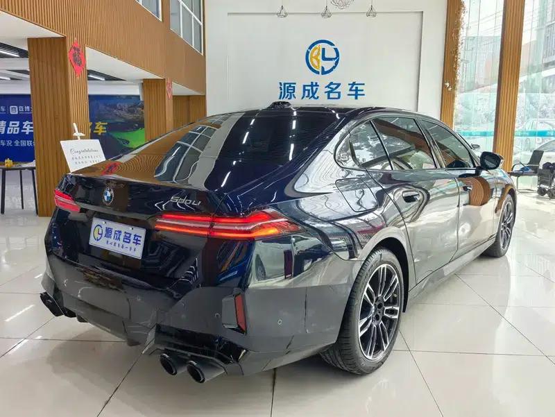 2025 BMW 5 Series 530Li Leading Edition M Sport Package — миниатюра 7