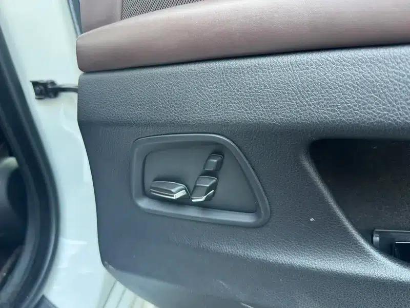 2014 BMW 5 Series 525Li Luxury Design Package — миниатюра 18