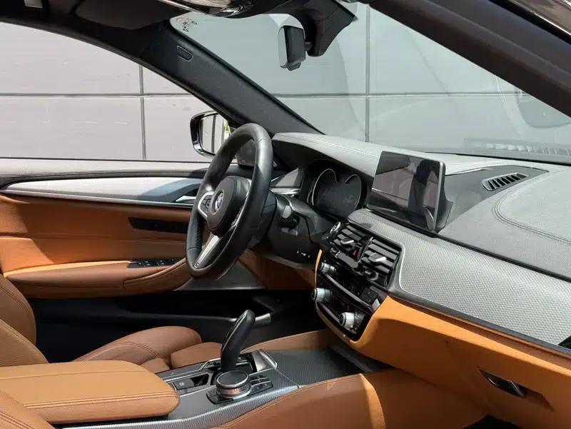 2018 BMW 5 Series (Imported) 525i M Sport Package — миниатюра 11