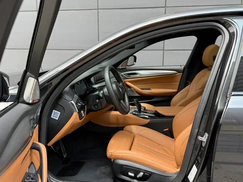 2018 BMW 5 Series (Imported) 525i M Sport Package — миниатюра 13