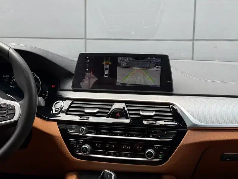 2018 BMW 5 Series (Imported) 525i M Sport Package — миниатюра 9