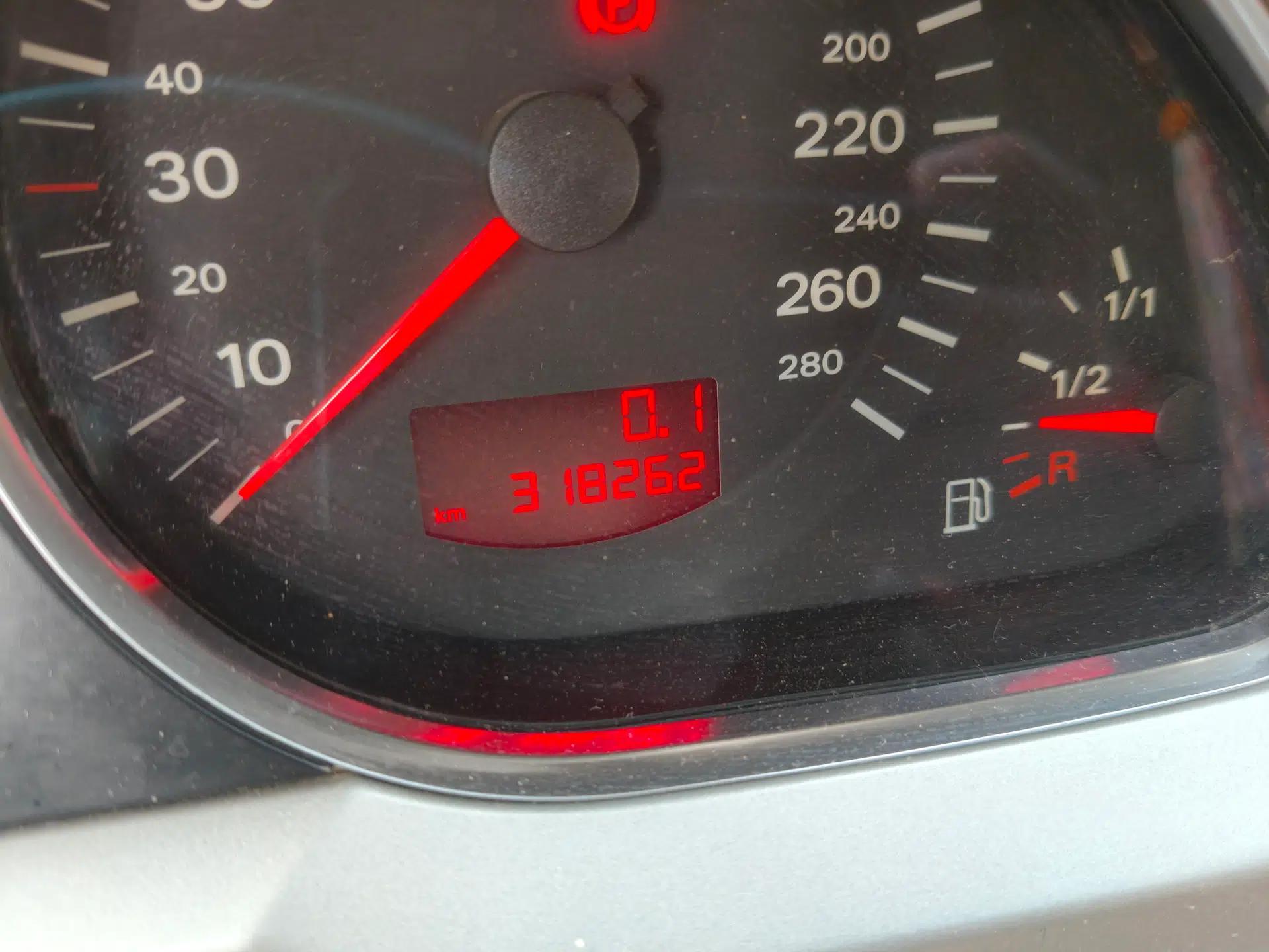 Audi A6L 2008 2.0T Automatic Standard Edition — миниатюра 12