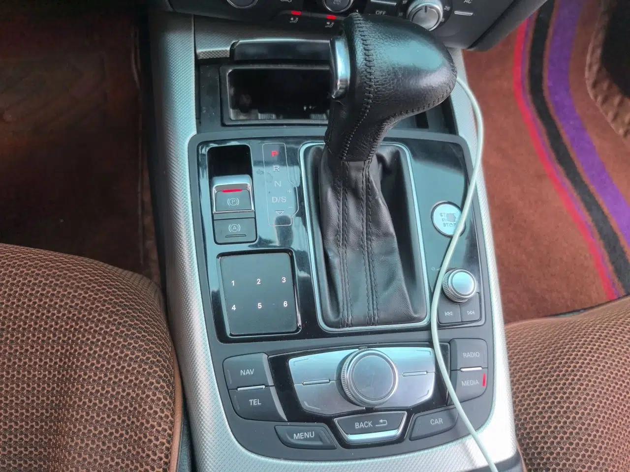 Audi A6L 2012 TFSI Standard Model — миниатюра 14