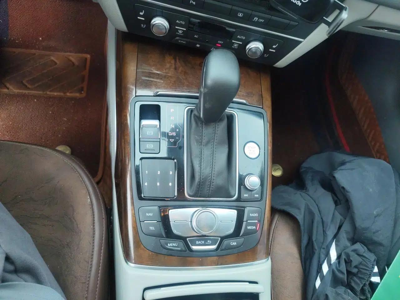 Audi A6L 2012 35 FSI Luxury Model — миниатюра 14