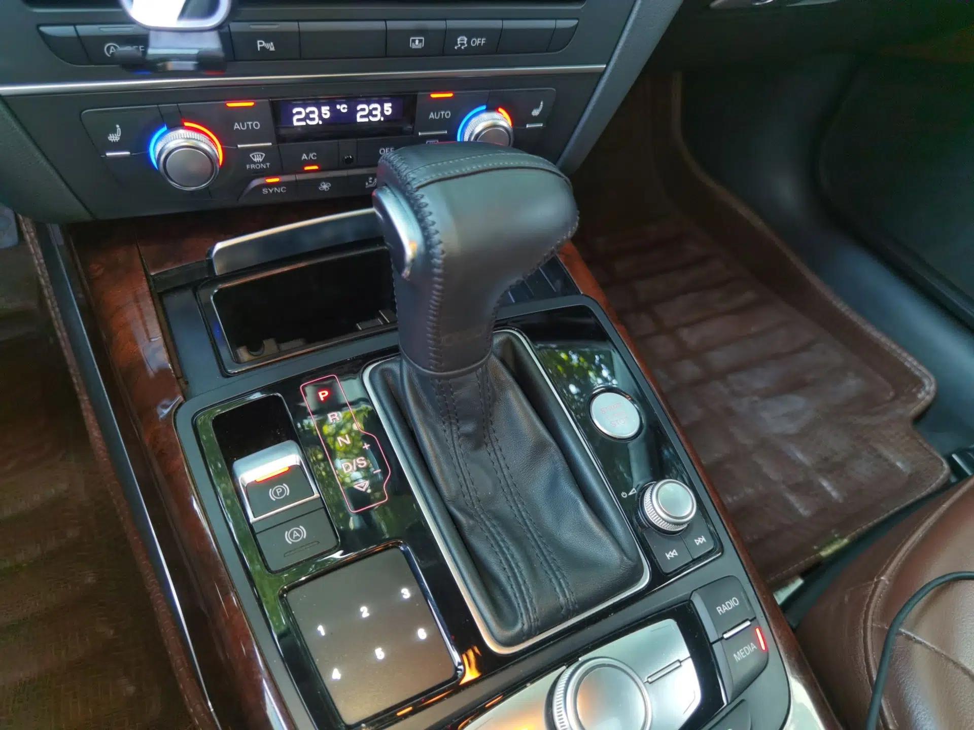 Audi A6L 2015 30 FSI Millionth Anniversary Comfort Model — миниатюра 14