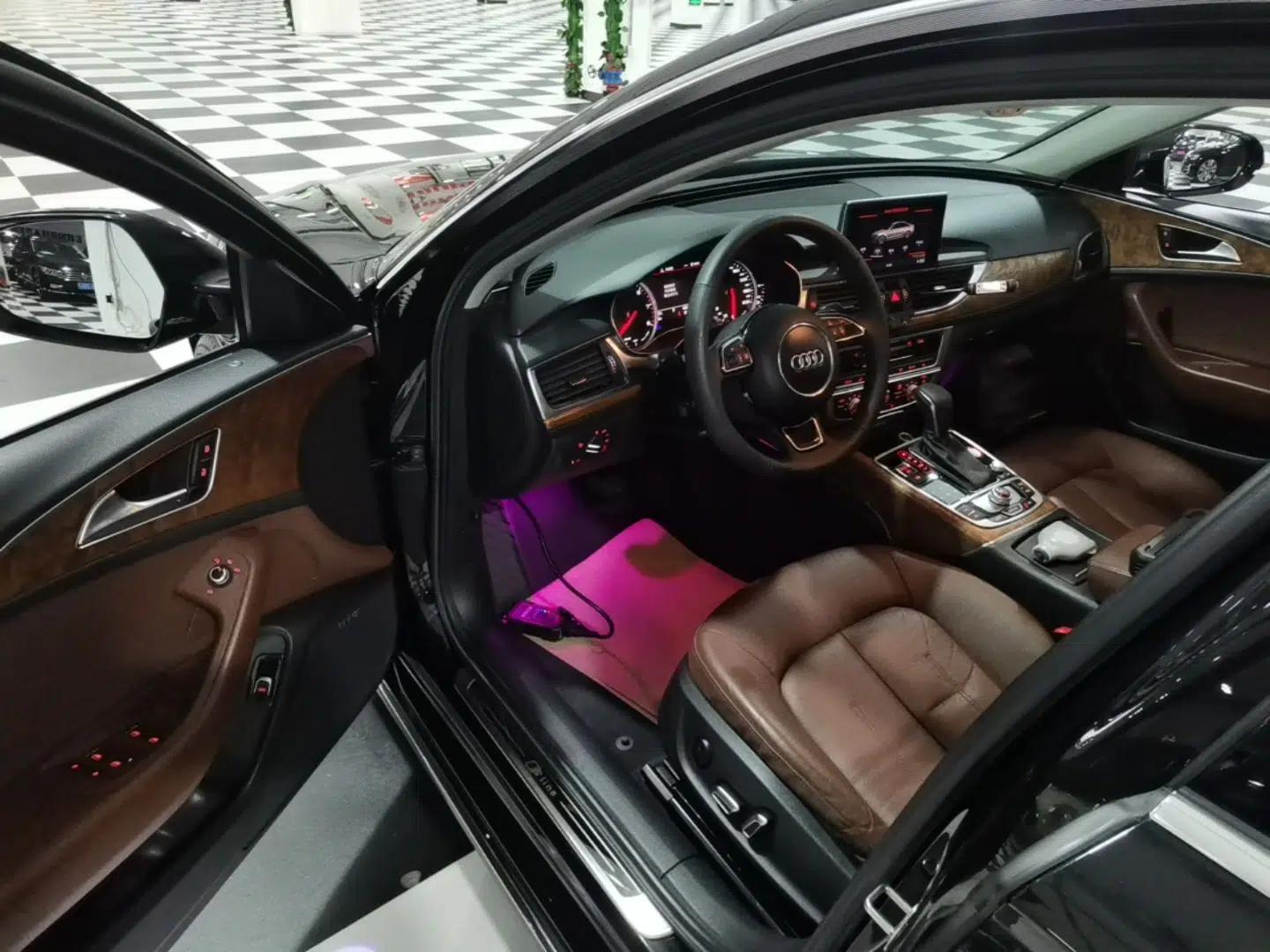 Audi A6L 2018 30th Anniversary Edition TFSI Trendy Model — миниатюра 23