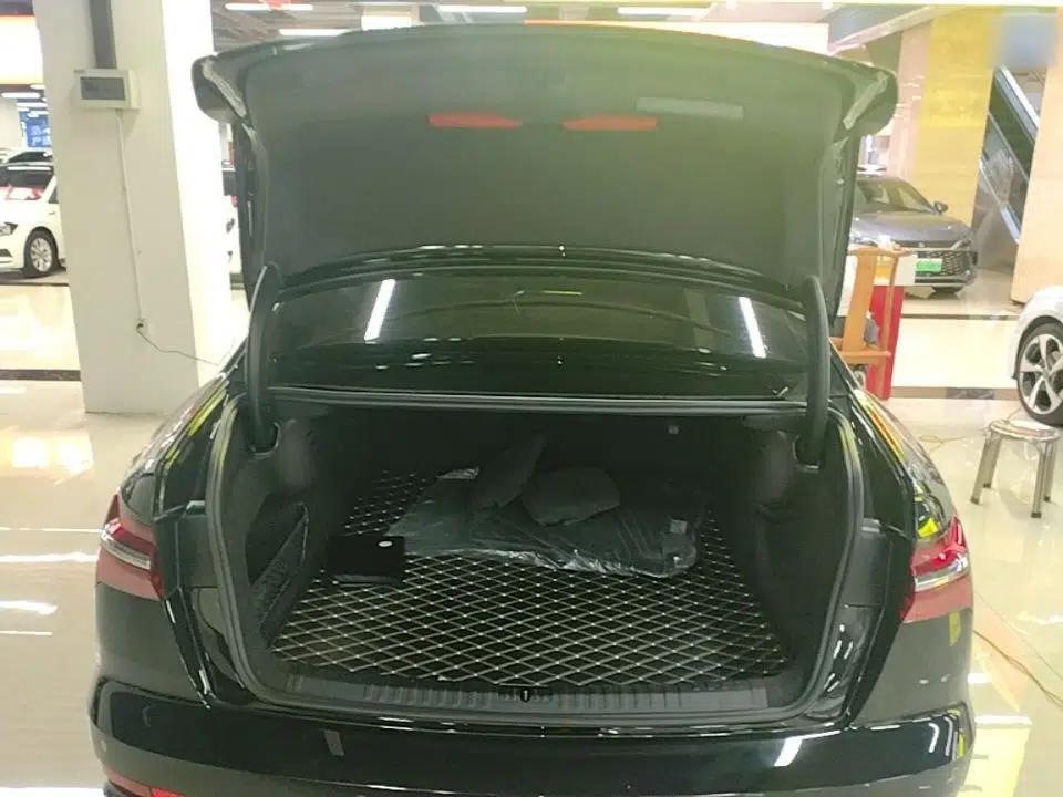 Audi A6L 2023 Revised 40 TFSI Luxury Dynamic Edition — миниатюра 22