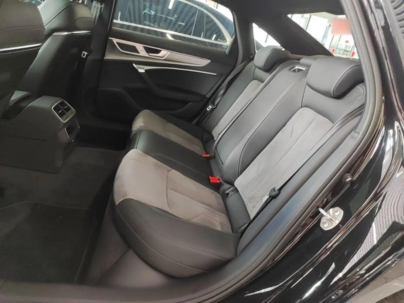 Audi A6L 2023 40 TFSI Luxury Dynamic Model — миниатюра 25